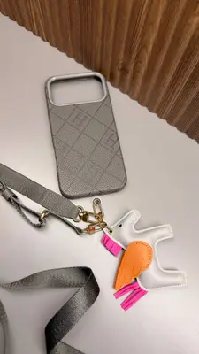Anahtarlıklı telefon kılıfı