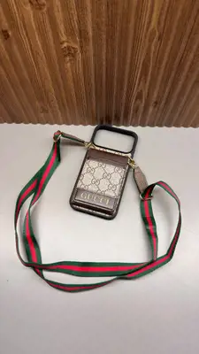Anahtarlıklı telefon kılıfı