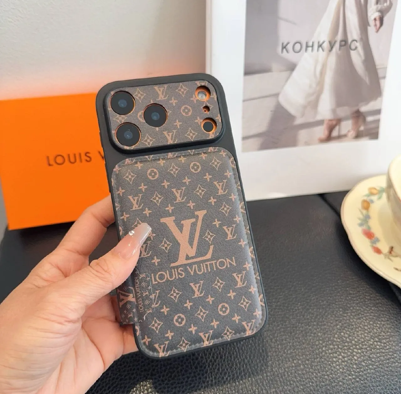 Anahtarlıklı kartlıklı telefon kılıfı 2