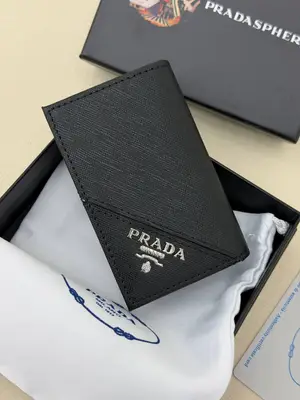 Prada cüzdan