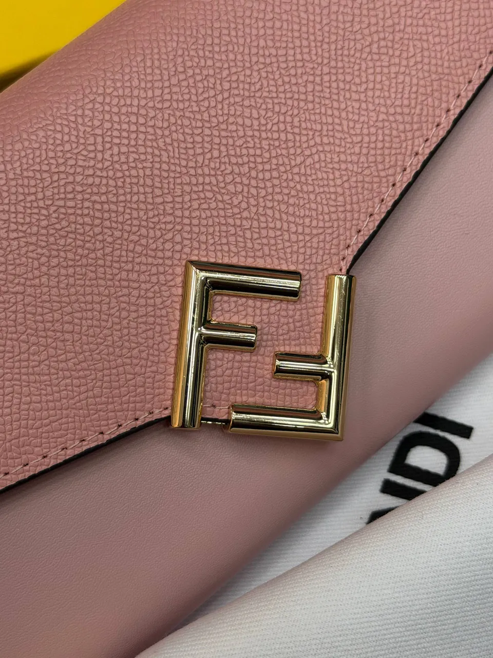 Fendi cüzdan 3