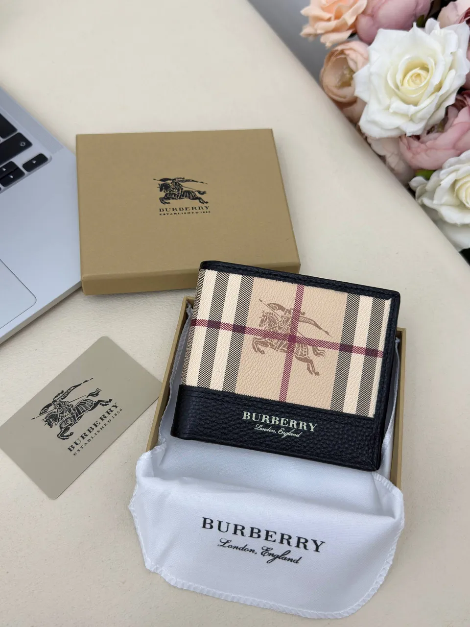 Burberry cüzdan 2