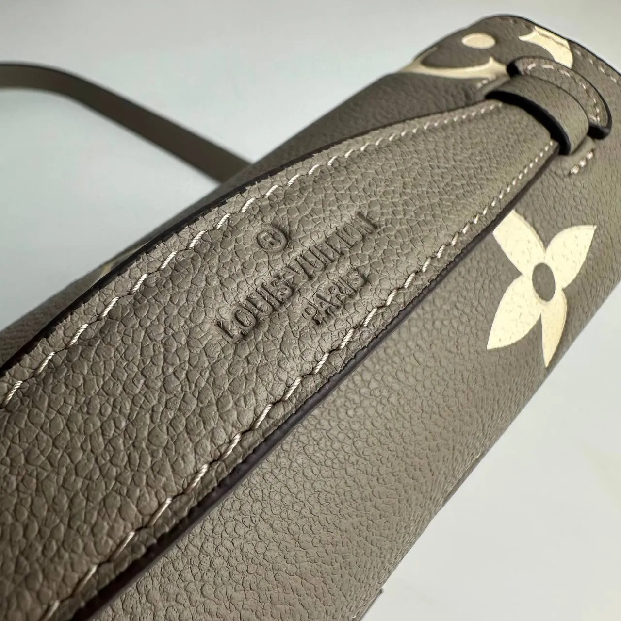 Metis Pochette çanta 13