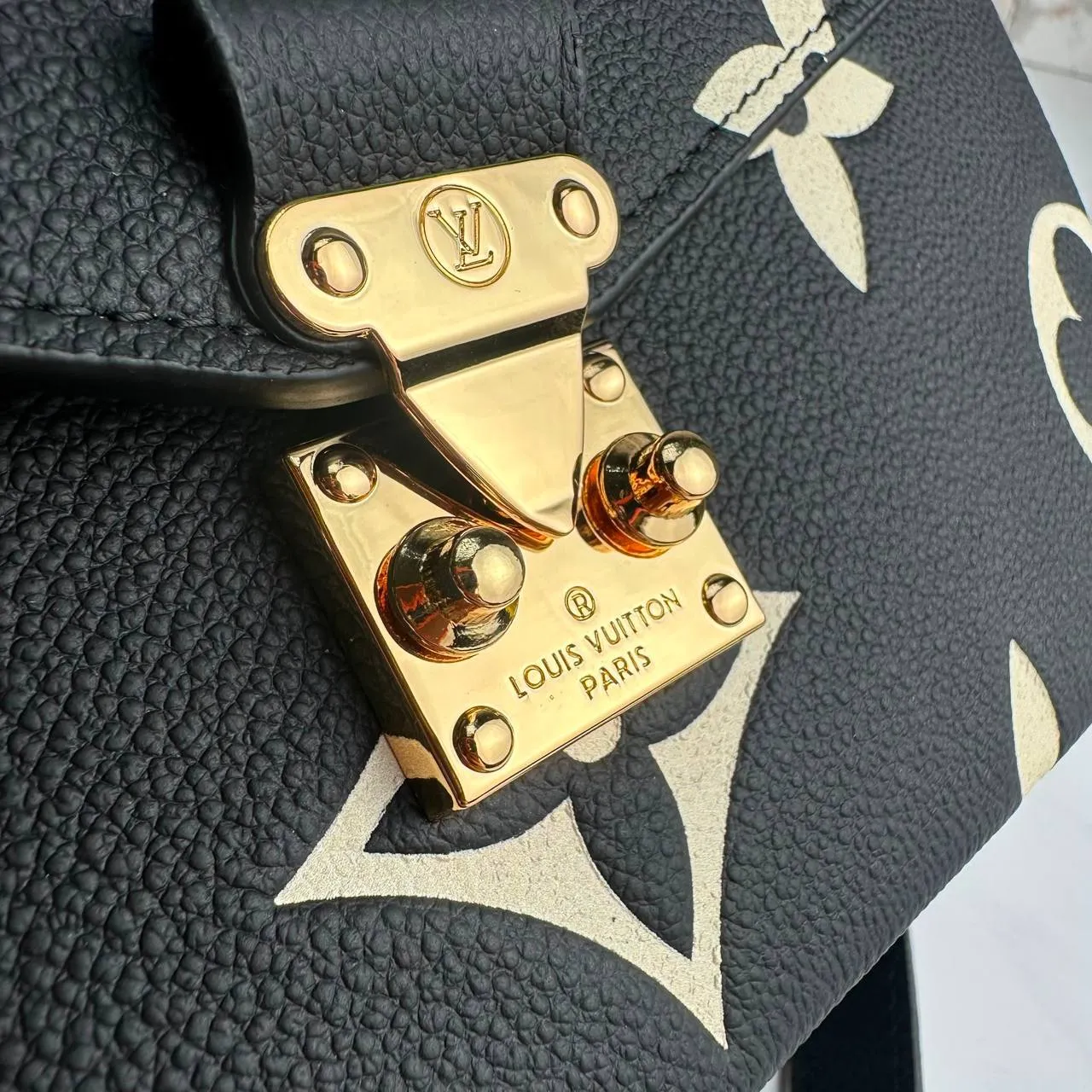Metis Pochette çanta 4